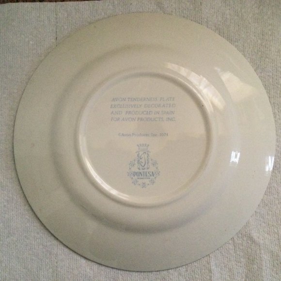 Vintage 1974 Avon Spain Tenderness Porcelain Plate Pontesa Ironstone 9" - Picture 4 of 4